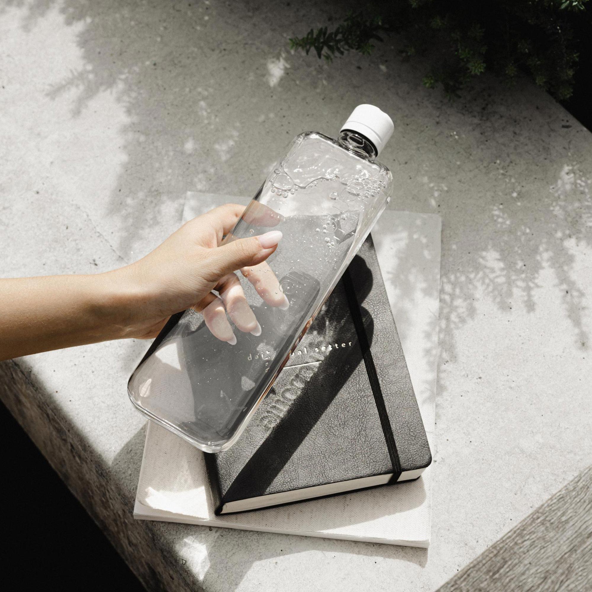 MemoBottle - bouteille plate réutilisable sans BPA qui tient dans votre sac